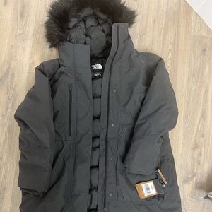 The Northface downtown women’s parka with tags